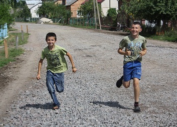 Ukrajinské děti v nouzi si užívají prázdnin. Díky ACHO