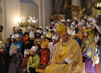 Olomoucký arcibiskup požehnal tříkrálovým koledníkům