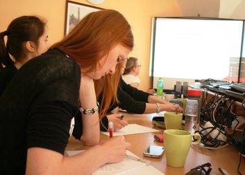 ACHO je zase Blíž lidem. Radil jí PR expert