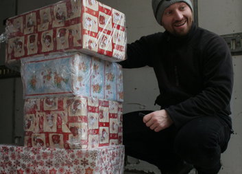 Charita vyvezla na Ukrajinu 1,5 tuny vánočních dárků 