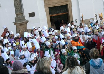 Koledníci dostali požehnání. Mohou vyrazit do ulic rozdávat radost