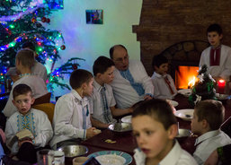 Ukrajinské Vánoce vrcholí - dětský domov Bortnyky