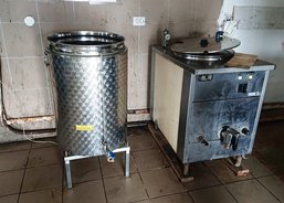 Návštěva moštárny, Charita Kolomyja