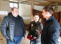 Návštěva moštárny, Charita Kolomyja