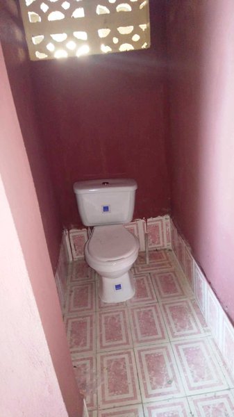 Baiedehennská škola má nové toalety