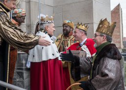 Šest králů pohromadě. Koleda Charit začíná...