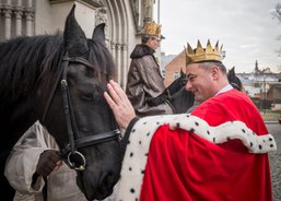 Tři králové Charity Olomouc vyjeli na koních