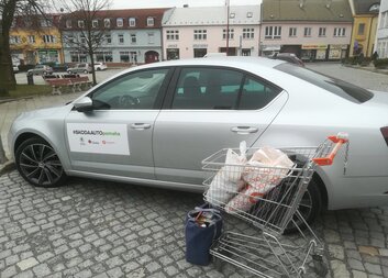 Charity vrátily zapůjčená vozidla