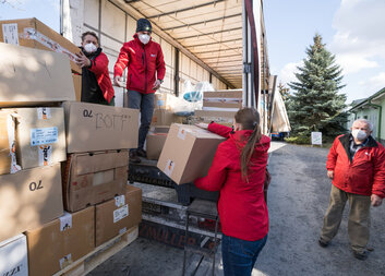 Arcidiecézní charita Olomouc vypraví zásilku materiální pomoci na Ukrajinu