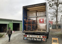 Světlo a teplo pro Ukrajinu - Plně naložený kamion - první prosincový kamion pro Ukrajinu