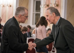 Prezident ACHO P. Bohumír Vitásek předával letošní ceny Křesadlo 2022.