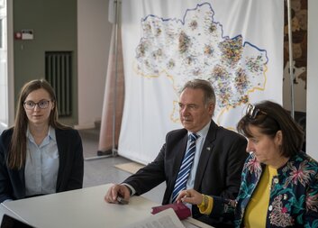 Europoslankyni Šojdrovou na Ukrajině doprovázeli pracovníci ACHO