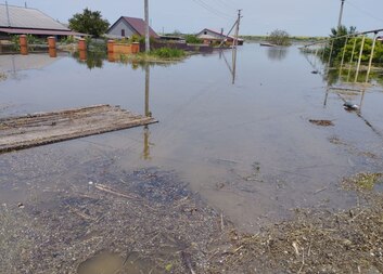 KACHOVKA - pomoc lidem postižených záplavami na Ukrajině