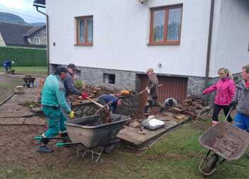 Je tu smutek, únava a velké vyčerpání. Potřebujeme dobrovolníky i materiální pomoc, zní z Jesenicka.