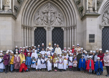 Požehnání koledníkům zahájilo Tříkrálovou sbírku 2025 v Olomoucké arcidiecézi