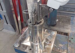 Výroba dílů speciálního zvedáku pro rehabilitační centrum na Ukrajině.