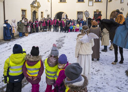 Tříkrálový průvod na nádvoří ACHO (Foto: Člověk a víra, P. Langer)