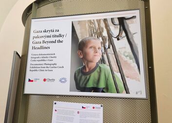 Výstava o Gaze ve VOŠs Caritas