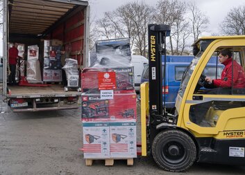 Další kamion s pomocí na Ukrajinu odjíždí právě v den výročí války