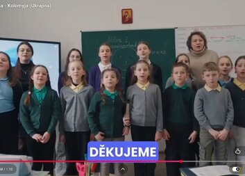 Poděkování z Kolomyje: Video ze školy, kterou poškodil požár