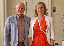 Paní Kateřina Kolářová s ředitelem Charity Valašské Maziříčí Jiřím Gavendou. 