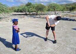 Pořizování aktuálních fotografií dětí je jednou z pravidelných činností při monitorování programu Adopce na dálku.
